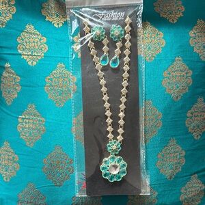 Women Jewelry Set in Green and Gold